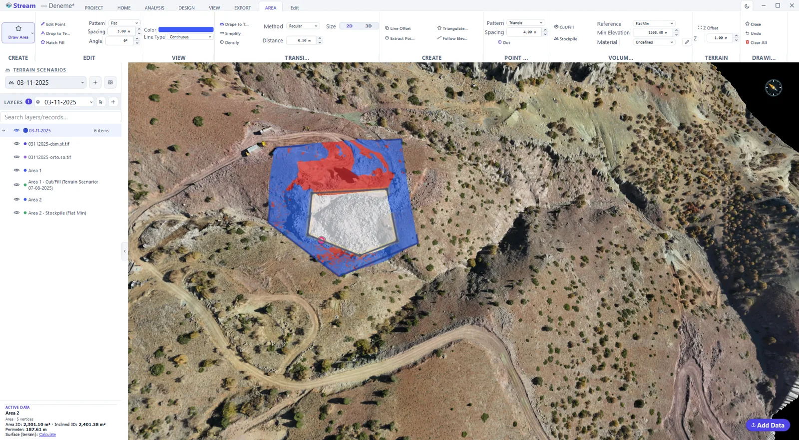 A stockpile measured in STREAM against a flat base at its lowest point: the pile is painted inside its drawn boundary and saved as a stockpile record in the layer list.